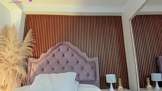 Violett hott  online show from 03.24.26