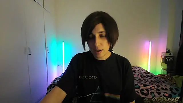 Snapshot of HoneyValentine chatting on 05.07.26 HoneyValentine online show from 05.07.26