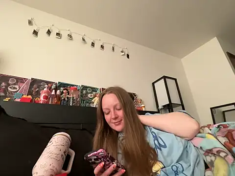 Snapshot of prettygirltracy_12 chatting on 01.06.26 prettygirltracy 12 online show from 01.06.26