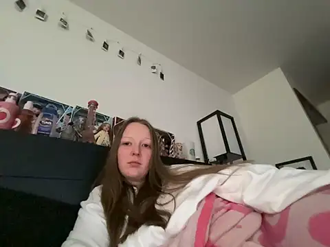 Snapshot of prettygirltracy_12 chatting on 02.02.26 prettygirltracy 12 online show from 02.02.26