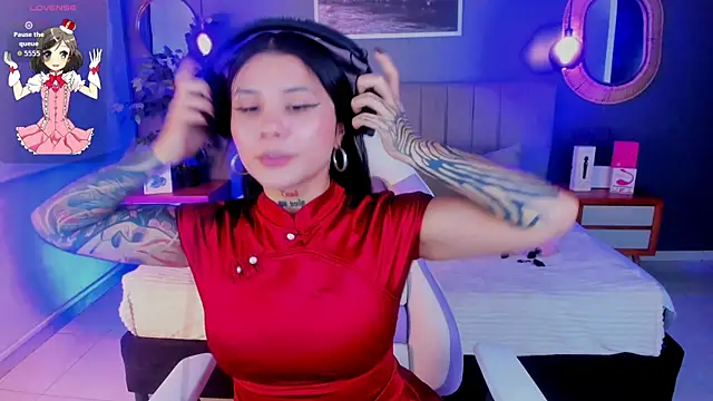 Snapshot of Nathalia_stone_ chatting on 06.25.26 Nathalia stone online show from 06.25.26