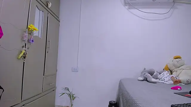 vennuss19 online show from 04.08.26