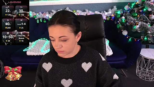 Dafni Monn online show from 12.15.25