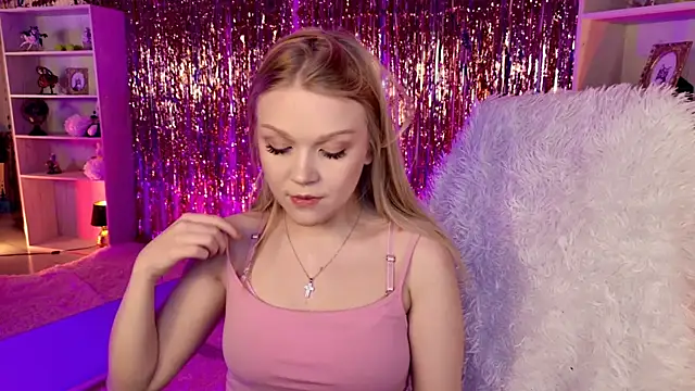 ChloeWhite online show from 04.27.26