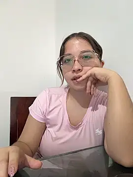 Snapshot of AliciaWhite_nt chatting on 06.11.26 AliciaWhite nt online show from 06.11.26