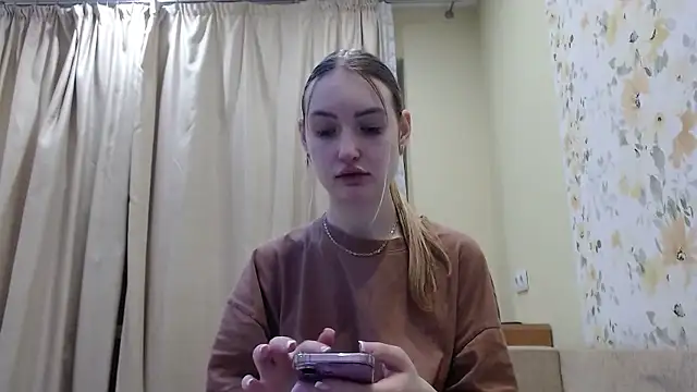 Eva Harris online show from 01.10.26