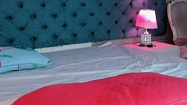 Snapshot of TinyRosee chatting on 02.22.26 TinyRosee online show from 02.22.26