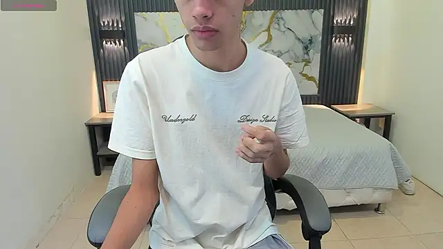 Dark Desiree18 online show from 02.04.26