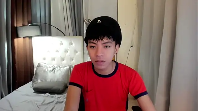 Snapshot of davincihugecock chatting on 06.08.26 davincihugecock online show from 06.08.26