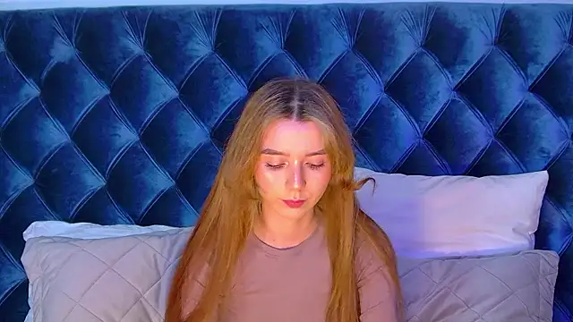 VanessaVienne online show from 02.22.26