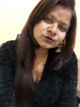 Snapshot of Attractive_Queen_ chatting on 01.08.26 Attractive Queen online show from 01.08.26