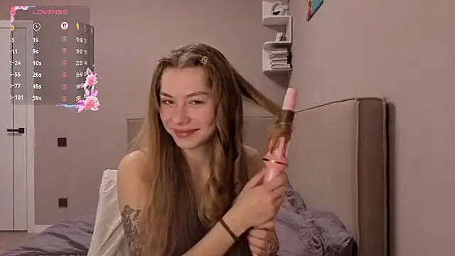 LindyUnderkoffler online show from 02.21.26