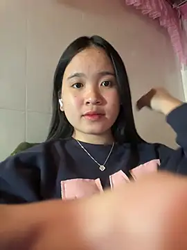 Gwen879 online show from 01.14.26