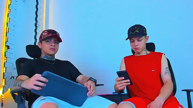 Snapshot of Thomas-Wil chatting on 02.12.26 Thomas-Wil online show from 02.12.26