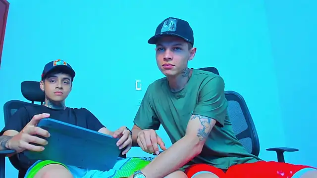 Snapshot of Thomas-Wil chatting on 03.29.26 Thomas-Wil online show from 03.29.26