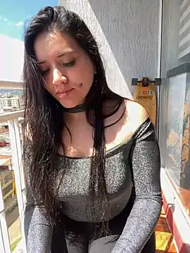 Veronica Wins  online show from 04.20.26