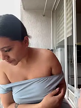 Veronica Wins  online show from 04.21.26