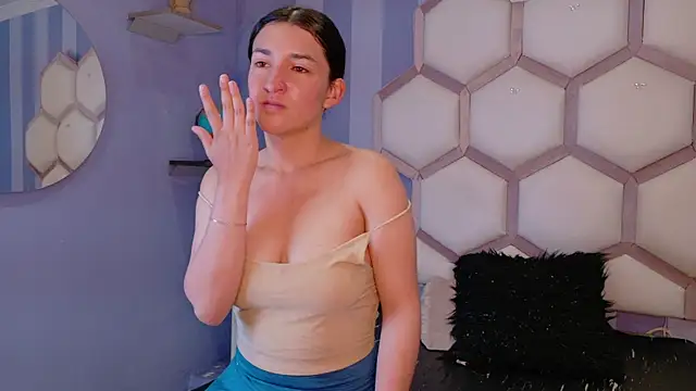 yvi taylor online show from 04.10.26