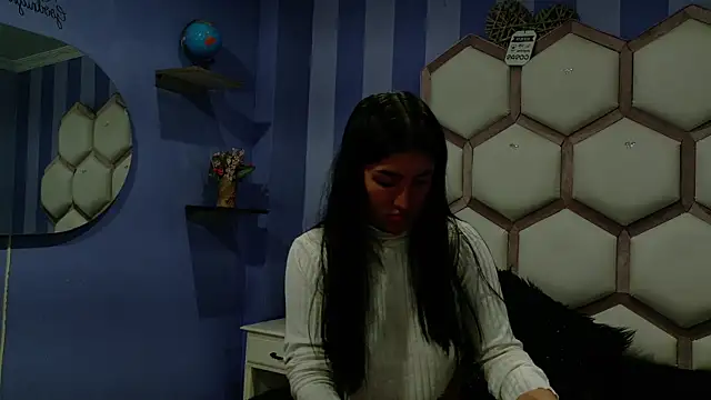 Snapshot of yvi_taylor chatting on 04.24.26 yvi taylor online show from 04.24.26