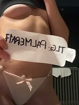 Snapshot of funylobee chatting on 02.03.26 funylobee online show from 02.03.26