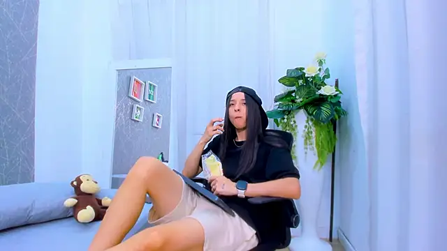 Snapshot of ViictoriiaSaenz chatting on 02.04.26 ViictoriiaSaenz online show from 02.04.26