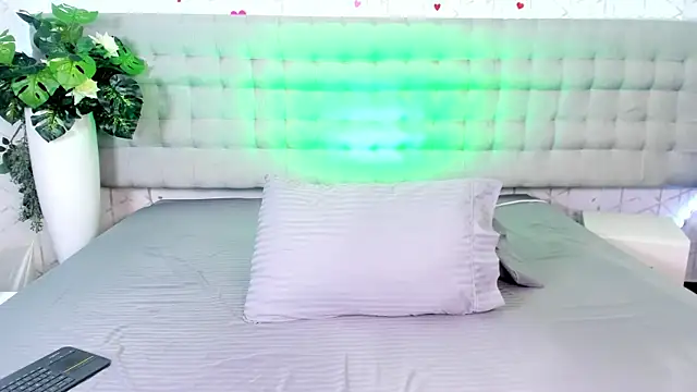 Snapshot of AlexiiaBrown chatting on 02.28.26 AlexiiaBrown online show from 02.28.26