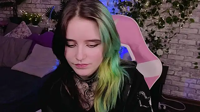 Snapshot of RubyMyst chatting on 02.28.26 RubyMyst online show from 02.28.26