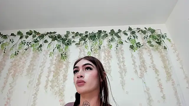 Snapshot of lizz_lunna chatting on 06.09.26 lizz lunna online show from 06.09.26
