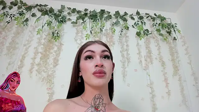Snapshot of lizz_lunna chatting on 06.16.26 lizz lunna online show from 06.16.26
