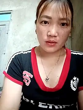 Snapshot of Nunaa2x chatting on 05.08.26 Nunaa2x online show from 05.08.26