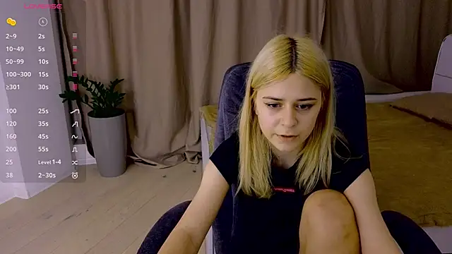 Snapshot of ApheliaStar chatting on 01.10.26 ApheliaStar online show from 01.10.26