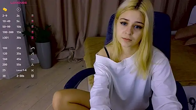 Snapshot of ApheliaStar chatting on 01.14.26 ApheliaStar online show from 01.14.26