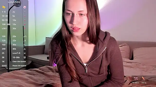 julie qwerty online show from 03.16.26