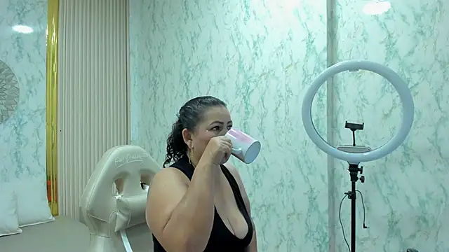 AnaVelveet online show from 01.11.26