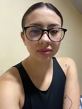 Snapshot of Shayla--broos chatting on 02.06.26 Shayla--broos online show from 02.06.26