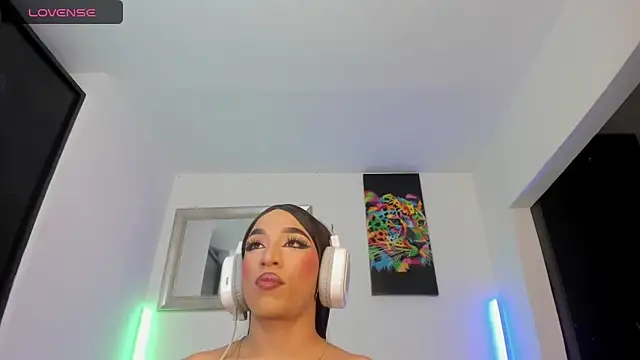 Snapshot of Naughty_Blue chatting on 05.30.26 Naughty Blue online show from 05.30.26