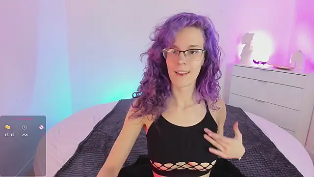 Snapshot of AuraLaunni chatting on 06.02.26 AuraLaunni online show from 06.02.26