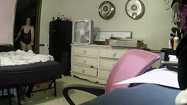 juicybottom online show from 02.18.26