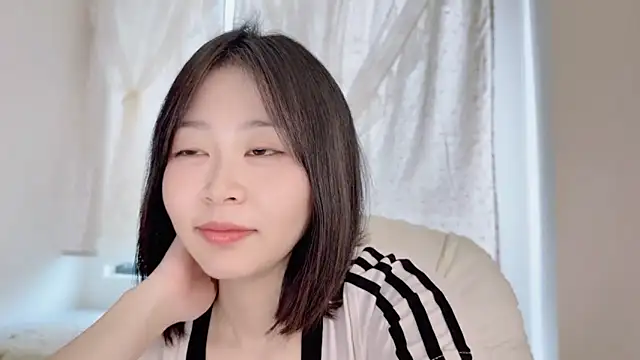 Snapshot of Onefiona chatting on 06.21.26 Onefiona online show from 06.21.26
