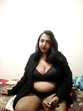 Snapshot of IndianBearxx chatting on 05.07.26 IndianBearxx online show from 05.07.26