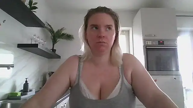 MinchenBienchen98 online show from 03.14.26