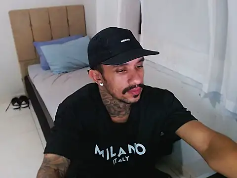 lipegonzalezz online show from 02.12.26