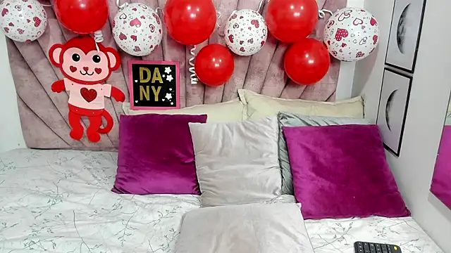 Snapshot of danibellucii_ chatting on 02.14.26 danibellucii online show from 02.14.26