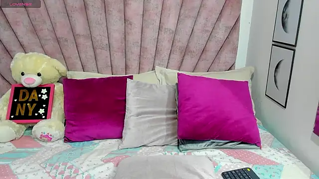 danibellucii  online show from 03.07.26