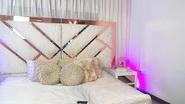 JuliKeita online show from 01.14.26