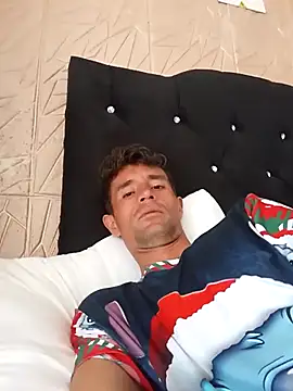 Snapshot of torvyHot chatting on 02.13.26 torvyHot online show from 02.13.26