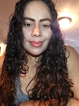 Snapshot of _Zhamira chatting on 02.27.26 Zhamira online show from 02.27.26