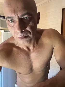 Snapshot of dogfrota chatting on 02.04.26 dogfrota online show from 02.04.26