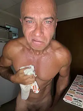 Snapshot of dogfrota chatting on 02.25.26 dogfrota online show from 02.25.26