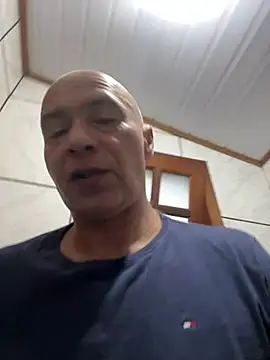 Snapshot of dogfrota chatting on 07.19.26 dogfrota online show from 07.19.26